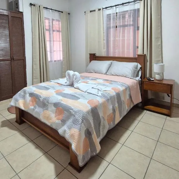 Velaz Guesthouse, ξενοδοχείο σε Alajuela