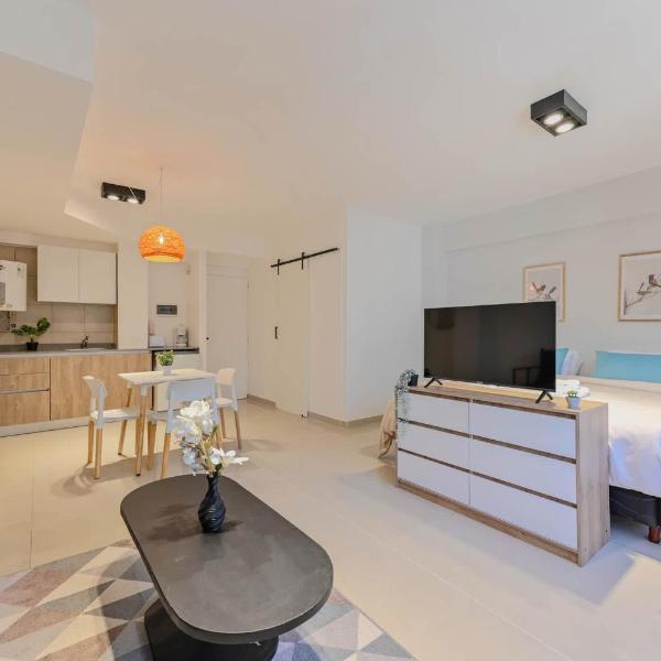 Fliphaus Mansion Mitre 'B' - 3 pax Gym & Jacuzzi, Buenos Aires
