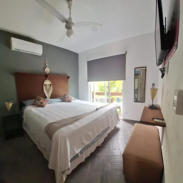 LA CASA DE LOS AZULEJOS MAR Y SELVA, hotel in Puerto Morelos