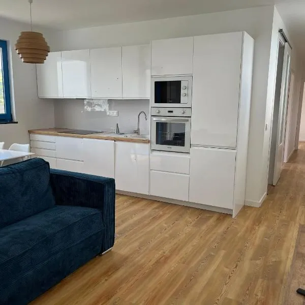 Blue Shark Appartment, מלון בהורטה