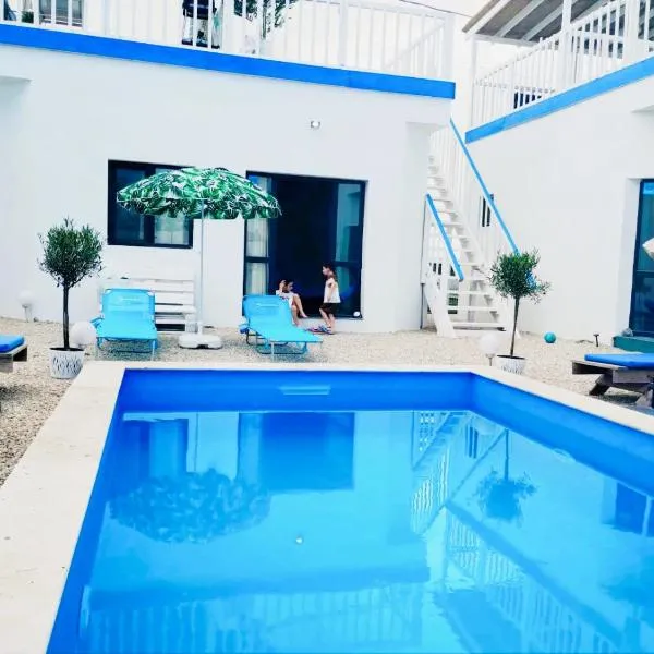 Sunshine Bungalow, ξενοδοχείο σε Schitul