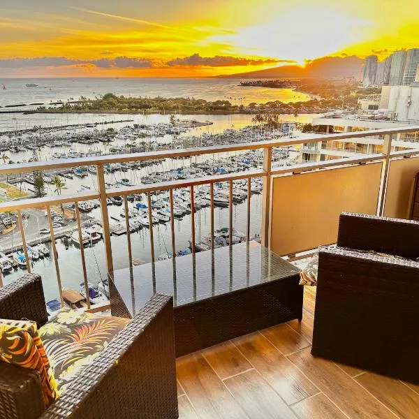 Waikiki Beach Experience! Luxury OceanView Suite!, hotel v Honolulu