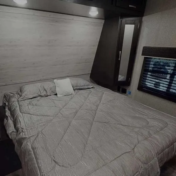 Prêt-à-camper derrière chez nous – hotel w mieście Gaspé