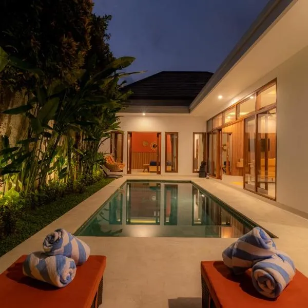 Villa Suka Damai Peaceful 2 Bedroom Getaway, hotel in Seminyak