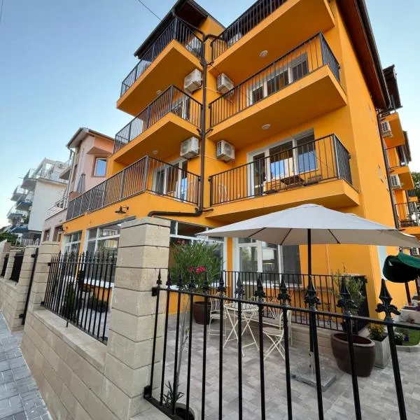 Семеен хотел Brizo, hotel v destinaci Ahtopol