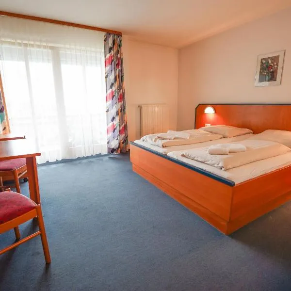 Hotel Sonnenhof - Tante ALMA`s Sommerfrische, hotel v destinácii Sonnen