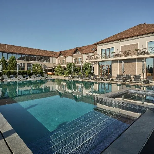 Underhill Resort&Spa, ξενοδοχείο σε Bohorodchany