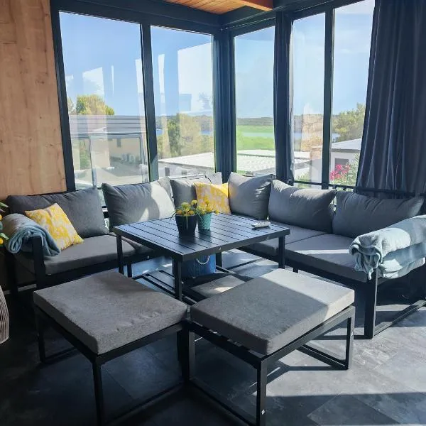 Sea view Champagne by Vellaris, Luxury Mobile Home, hotel in Mali Lošinj