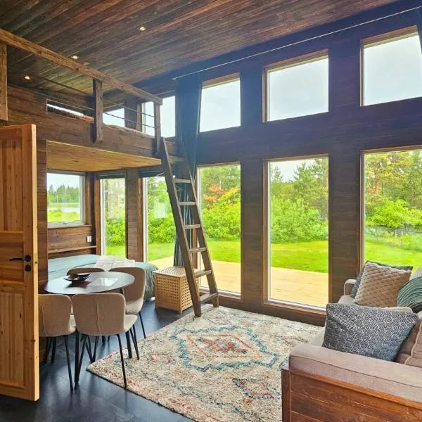 Reindeer Riverfront Aurora lodge, hotel en Kiruna