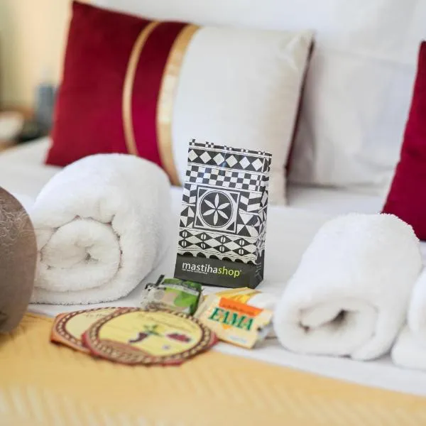 ISLAND Time Deluxe Apartment Downtown 3 floors, hotel in Chios