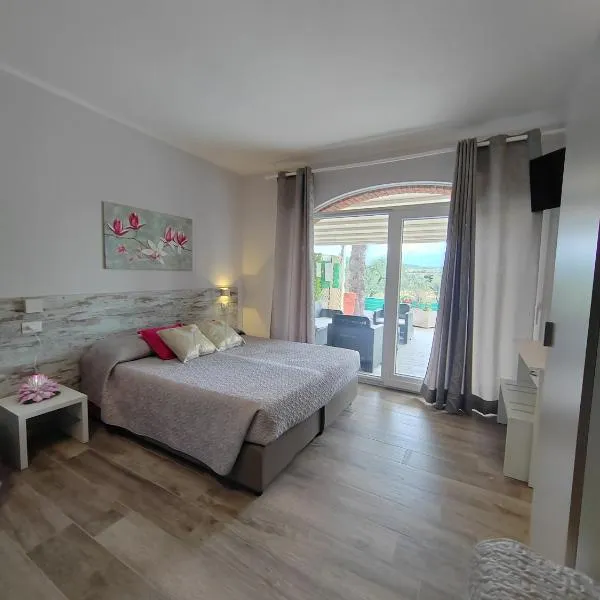 La perla del Garda, hotel v destinaci Costermano