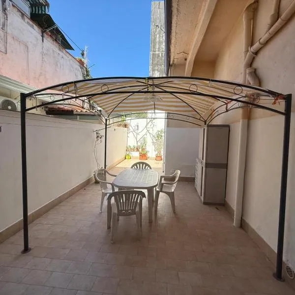 Donna Lola, ξενοδοχείο σε Riposto