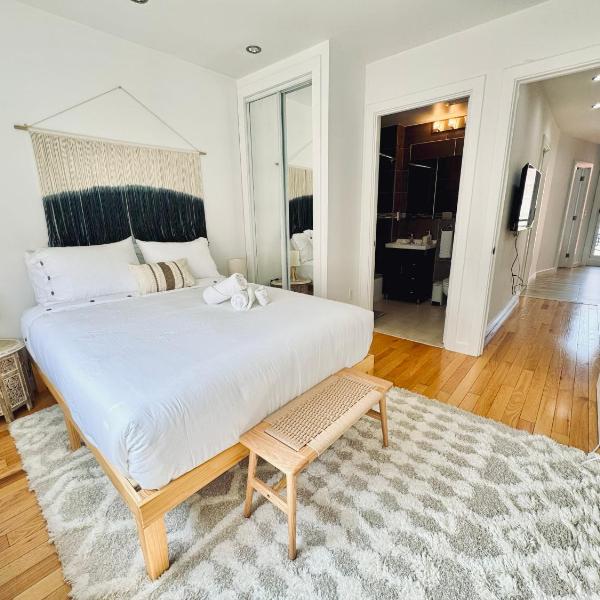 Prime Stylish Three Bedrooms Apartment, Нью-Йорк