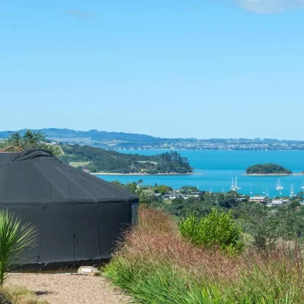 Awaawa Yurts - Rangi, hotel in Waiheke Island
