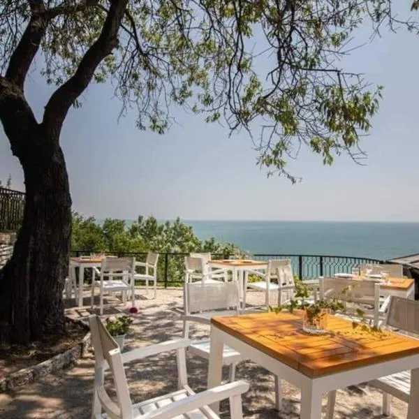 Bunaglows Panoramic Beach Village, hotel in Balchik