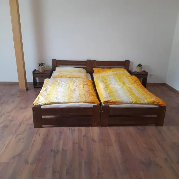 Krčma na statku, hotel a Zásmuky