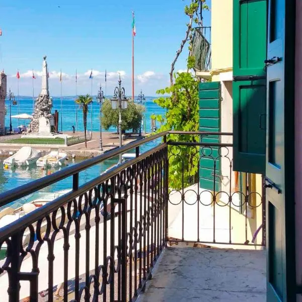 Porto Vecchio Appartamenti, hotel v destinaci Lazise