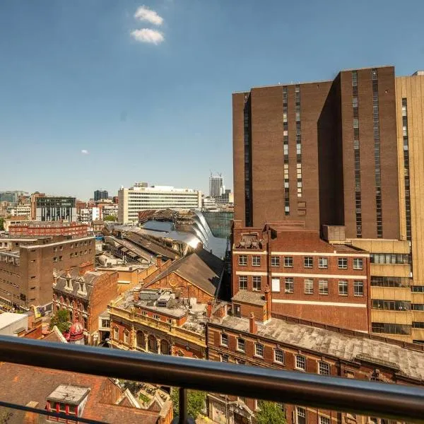 Central 2BR Flat - Balcony View in Bright Westside, hotel en Birmingham