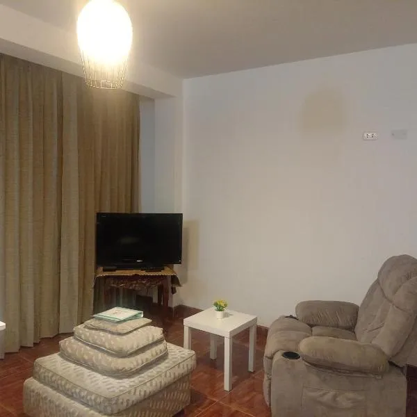 Casa Vernaza - Zona residencial - Aeropuerto 5 min, khách sạn ở Chiclayo