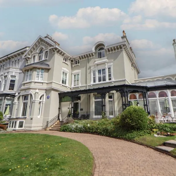 Ismay Billiard Room Apartment - Titanic Interest, hotel v destinaci Crosby