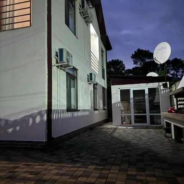 White House，位于科布列季的酒店