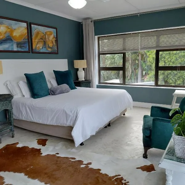 Ocean Blue Suite - Villa Roc Guesthouse, hotel in Salt Rock