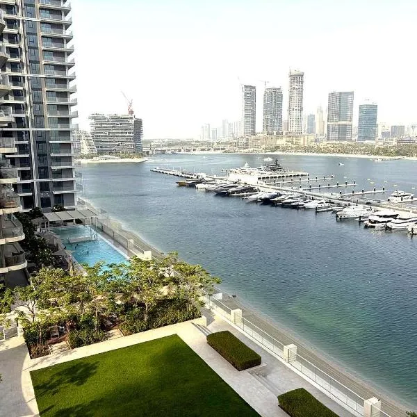 Palm View Marina Vista 1BR Beachfront, hotel no Dubai