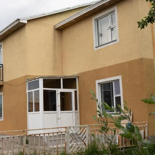 Queen Mongolia Guest House, ξενοδοχείο σε Dzuunmod