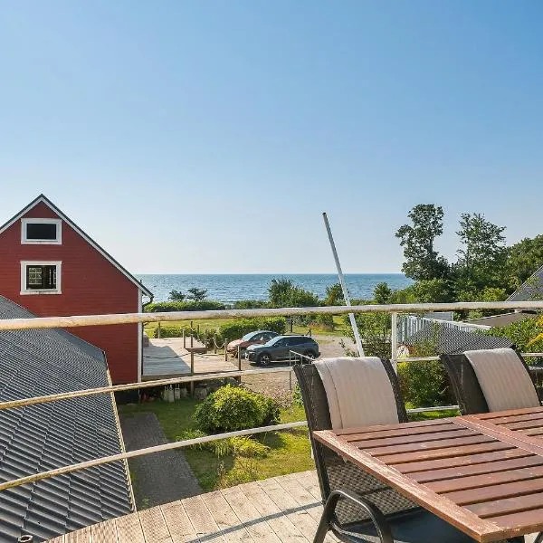 Villa Gul in beautiful Smygehamn, hotel v destinaci Smygehamn