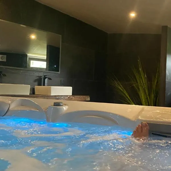 Les murmures de l'eau, chambre d'hôtes avec jacuzzi, hotel in Lannion