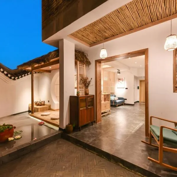 Yifangyan - Tingyuan Qingshe Hostel, Hotel in Fenghuang