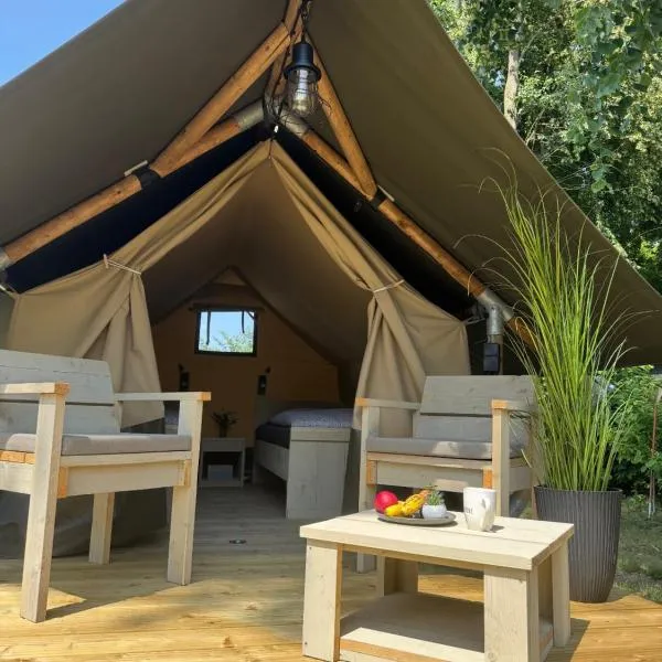 Luxus zelten Im Heide Resort, hotel v destinaci Brüggen