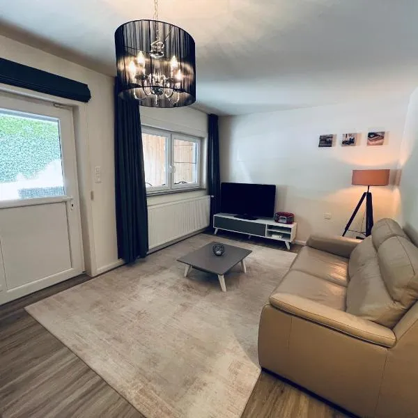 Ruime suite met privé ingang en badkamer, ξενοδοχείο σε Genk