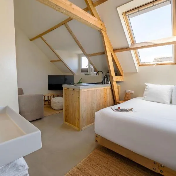 Van Heeckeren Apartments & Suites Buren, hotel in Buren