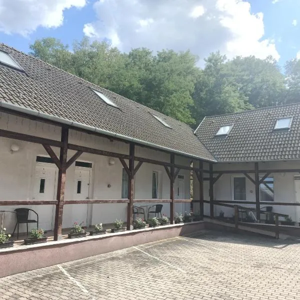 HamvasDomb Vendégház, hotel v destinaci Egerszalók