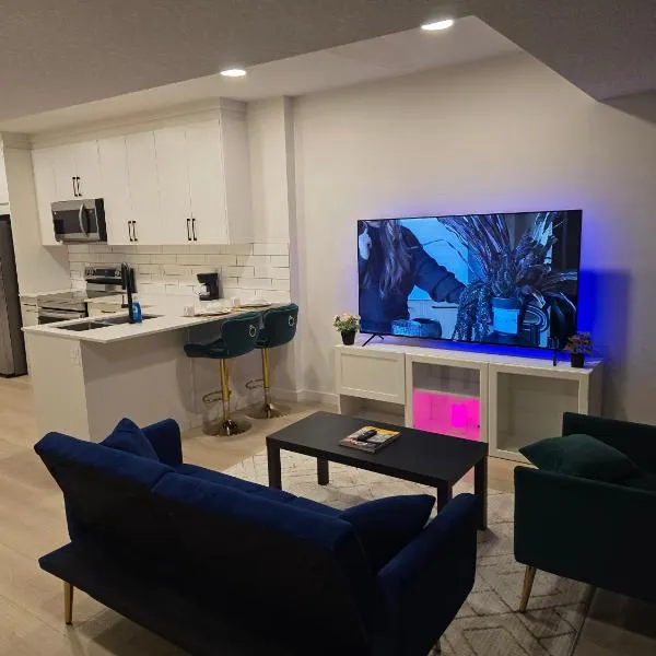 Cozy1-Bed Basement Suite in Southwest Edmonton, hotel a Edmonton