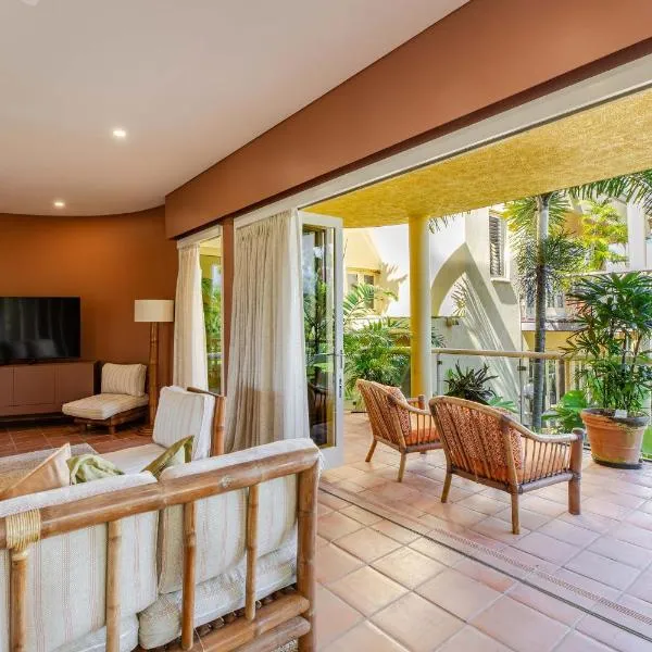7 Hill Villa Port Douglas with incredible ocean views, hotel v destinácii Port Douglas