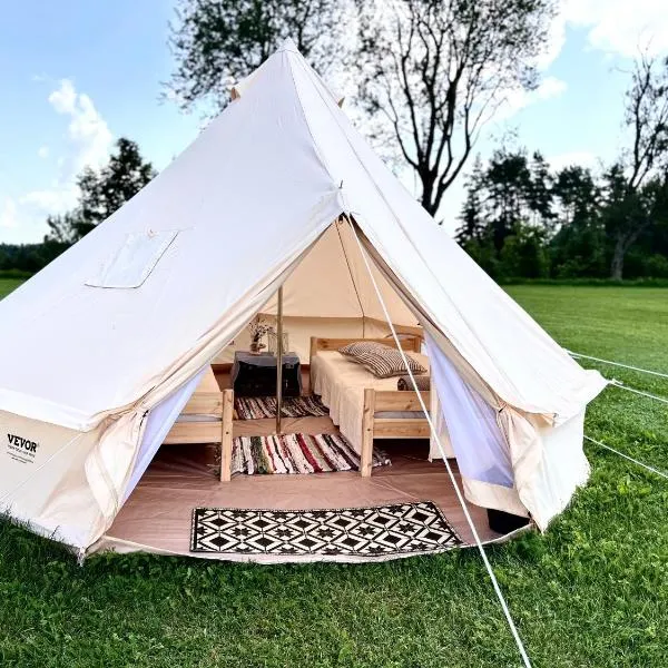 Ploomi Glämping, hotel din Tiilike