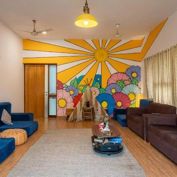 Whiite Panda - Backpacker Hostel in Delhi Greater Kailash, hotel in New Delhi
