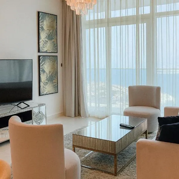 Best Emaar Beachfront view one bedroom, hotel din Dubai