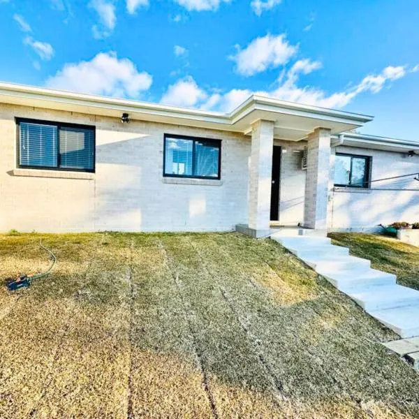 2 Bedrooms Minimalist Home in Moss Vale, hotel v destinaci Moss Vale