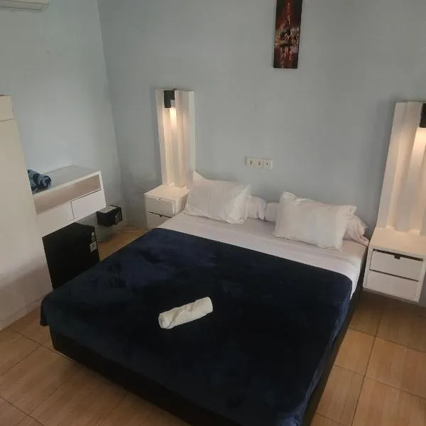 Two Brothers Guesthouse, hotel in Legian