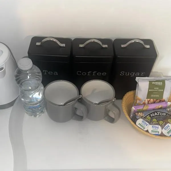 The Courtyard, hotel in Navan