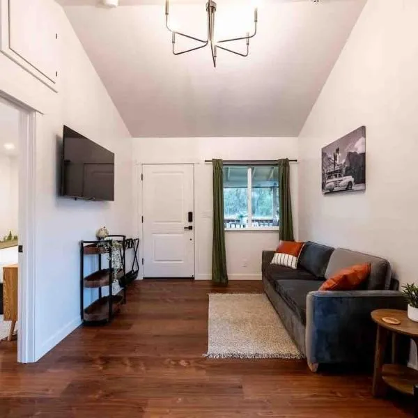 Columbia Cabins Cabin 1, viešbutis mieste Sonora