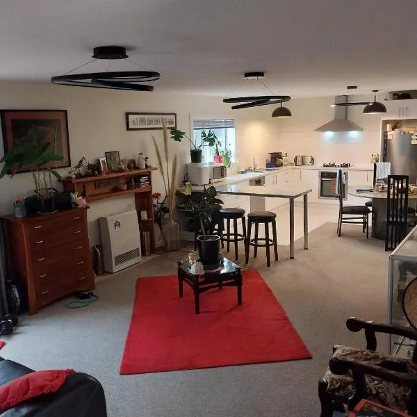 Room C Flat 2 33a Ventnor Street Seatoun, hotel v destinaci Wellington