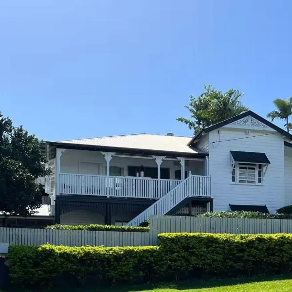 Keep COMFY and AVOID the Inner city fuss w Prime location 10 min to CBD Hospitals and 15 min toAirport with free parking, hotell Brisbane'is