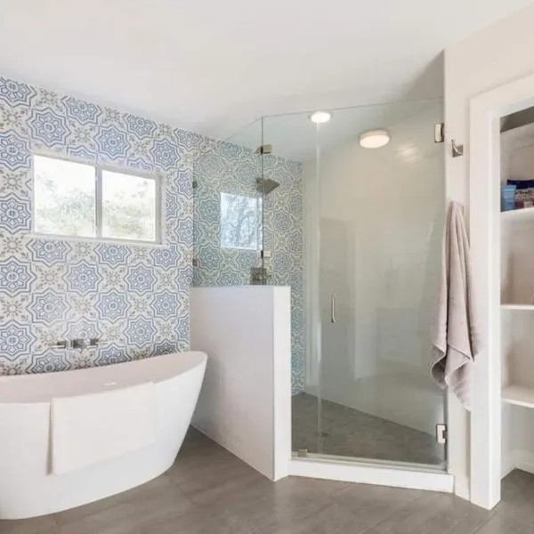 Luxury Bungalow Near Main W Hot-tub And Firepit, отель в городе Фредериксберг