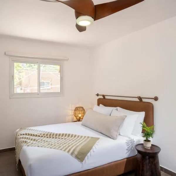 Lotan Desert Travel Hotel, hôtel à Kibbutz Lotan