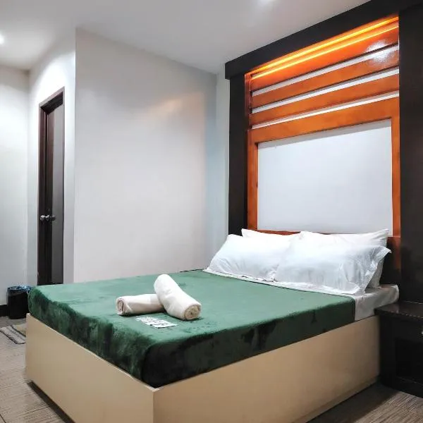 JRJA Suites 2 fronting St Mary's College Tagum, hotel v destinaci Tagum