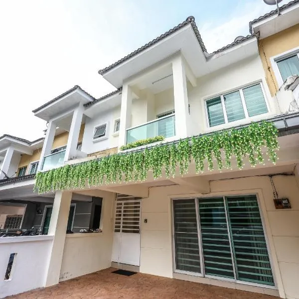 The Warm Nest Golden Hill Cameron Highland Clover Home Unit 14, ξενοδοχείο σε Brinchang